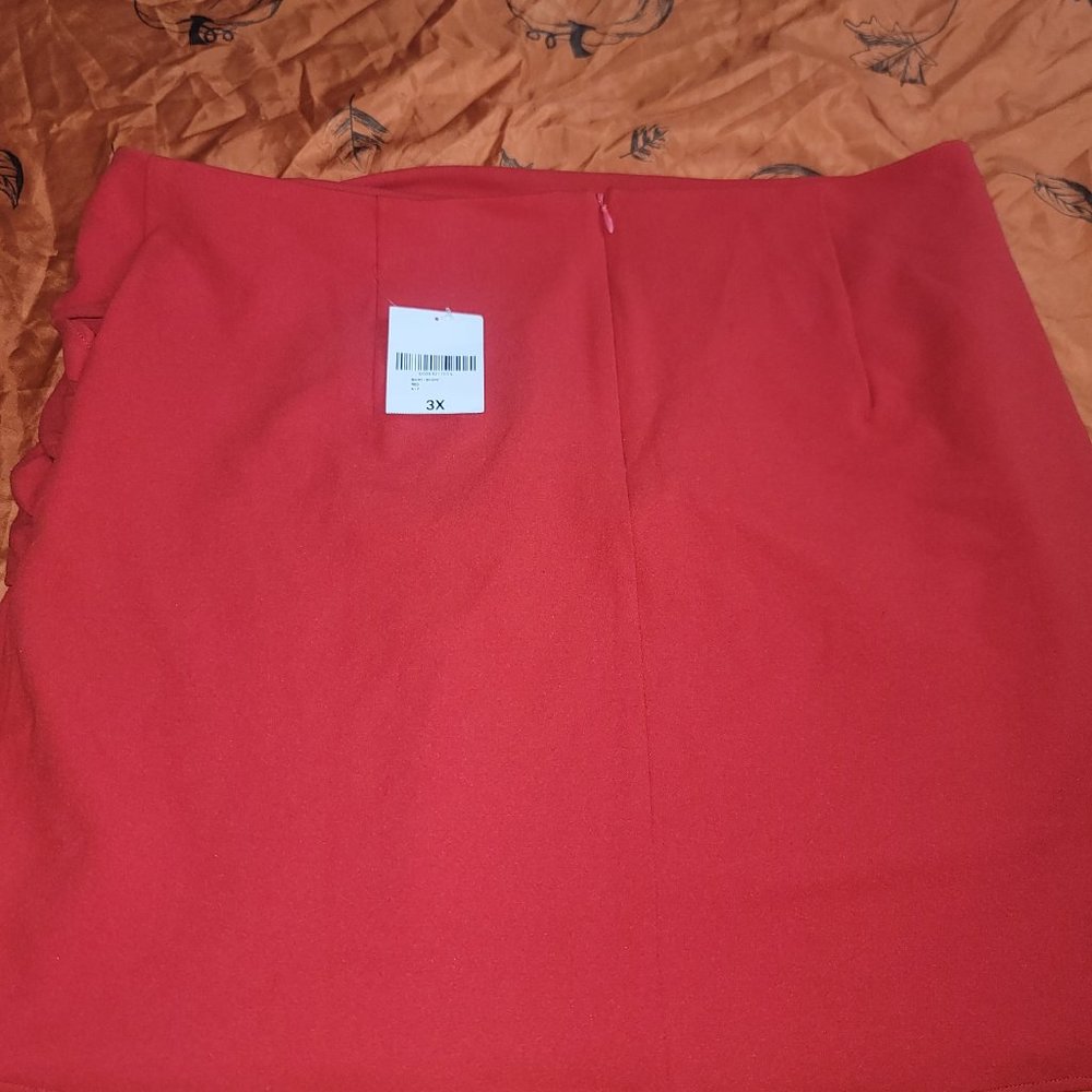 Plus size - Picture 2 of 2